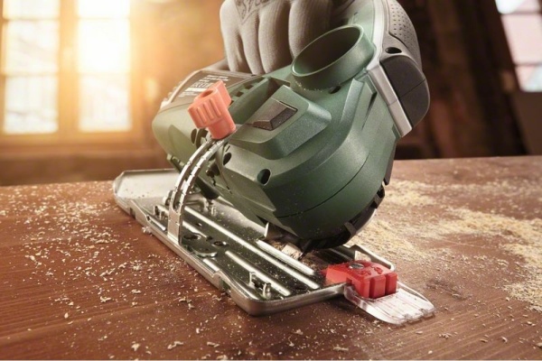Универсальный резак Bosch AdvancedCut 50 0.603.3C8.120