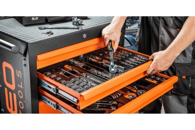 Инструментальная тележка NEO Tools 6 ящиков с набором инструмента 126 шт 84-223+G