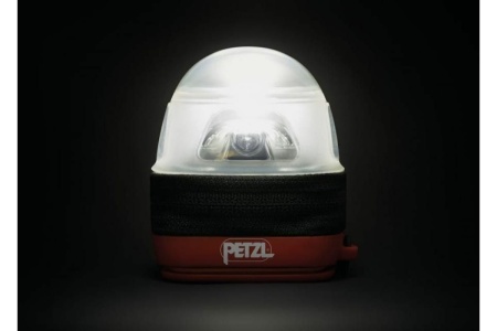 Кейс для налобных фонарей Petzl рассеивает свет в режиме кемпинговой лампы E093DA00