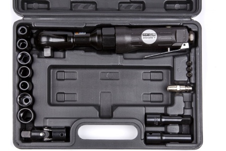 Пневматическая трещотка с набором головок 1/2" KraftWell в кейсе KRW12RW-T