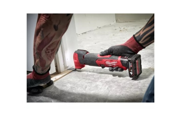Аккумуляторный мультитул Milwaukee M12FMT-0 FUEL 4933472238