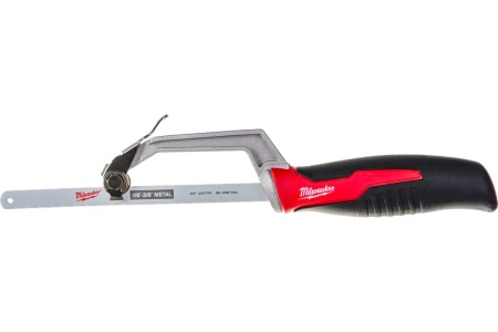 Компактная ножовка Milwaukee 48220012