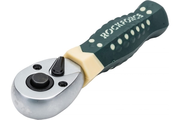 Реверсивная короткая трещотка с резиновой ручкой ROCKFORCE RF-802219
