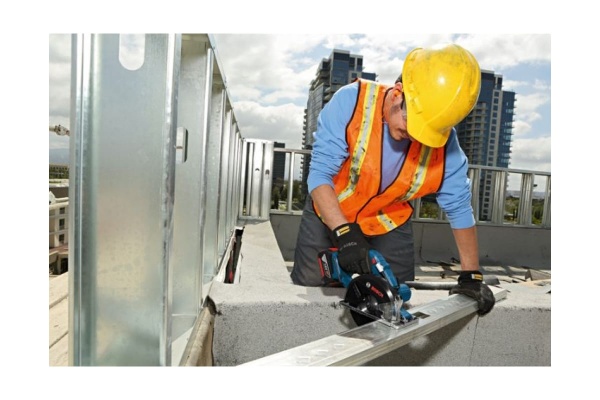 Бесщеточная дисковая ручная пила DEWALT DCS576N