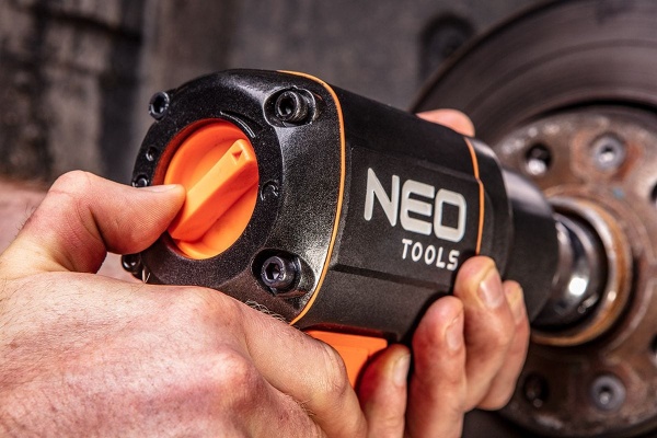 Пневматический ударный гайковерт NEO Tools 3/4", 2000 Нм 14-008