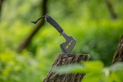 Кемпинговый цельнометаллический топор Tools NEO рукоятка из паракорда, чехол 63-118