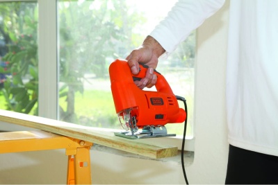 Лобзик Black+Decker JS10