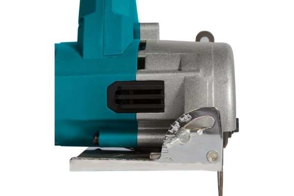 Дисковая пила Kolner KCS 140/900