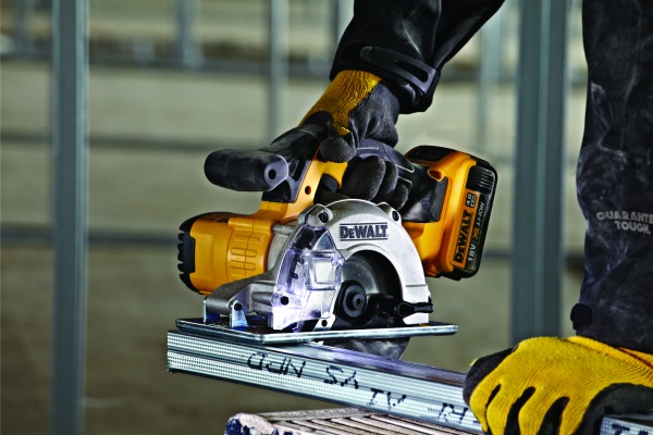 Аккумуляторная дисковая пила Metabo KS 18 LTX 66 BL 611866660