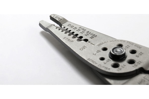 Инструмент для снятия изоляции SATA 97521