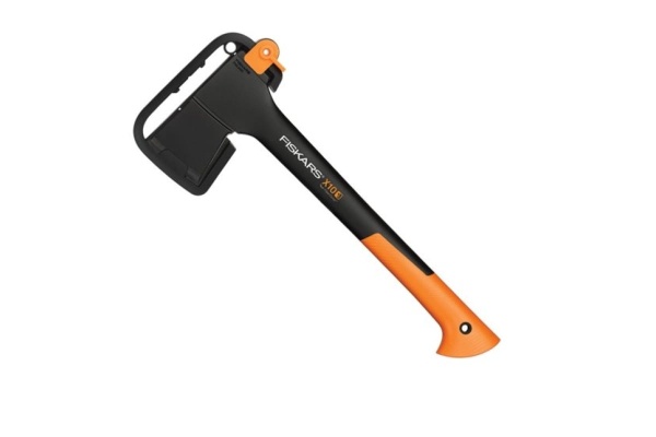 Набор Fiskars: топор Х10, универсальный нож с точилкой 1057914