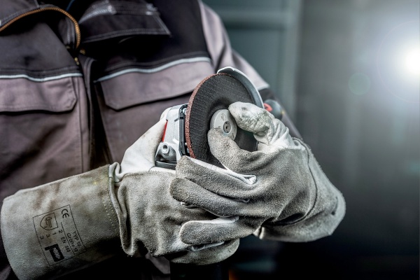 Угловая шлифмашина Metabo WEV 17-150 Quick 600473000