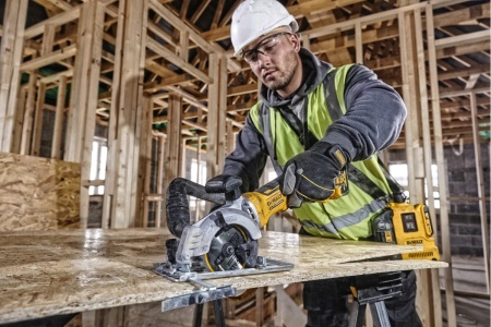 Ручная циркулярная пила Bosch GKS 55+ GCE 0.601.682.100