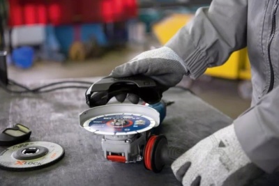 Угловая шлифмашина Bosch GWX 14-125 S 06017D2100