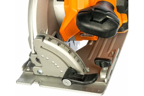 Аккумуляторная дисковая пила Bosch GKS 18V-68 GC соло 06016B5100