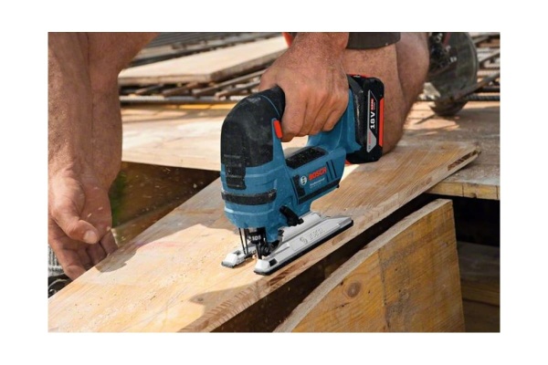 Аккумуляторный лобзик Bosch GST 18 V-LI B 0.601.5A6.102
