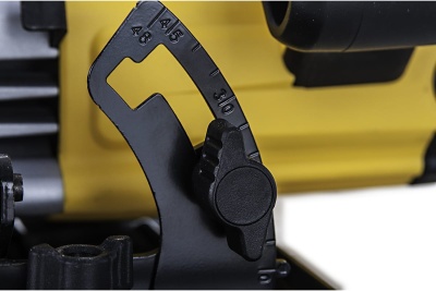 Дисковая пила DeWALT DW 366 A