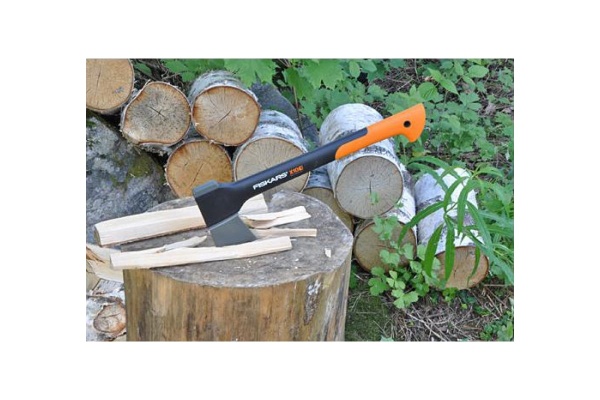 Плотницкий топор Fiskars 121440