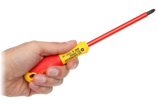 Диэлектрическая отвертка FATMAX 1000V PH2х125 мм Stanley 0-65-416