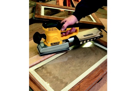 Вибрационная шлифмашина DEWALT D 26422
