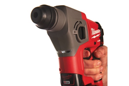 Аккумуляторный перфоратор Milwaukee M12 CH-402C FUEL 4933441475