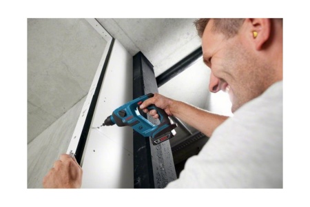 Аккумуляторный перфоратор Bosch GBH 14.4V-LI Compact 0.611.905.404