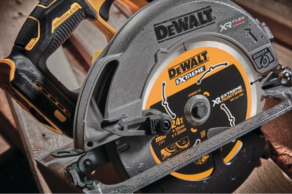 Аккумуляторная циркулярная пила Einhell PXC TE-CS 18 Li-Solo 4331200