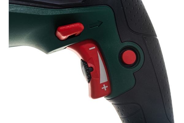 Ударная дрель Bosch UniversalImpact 700 0.603.131.020
