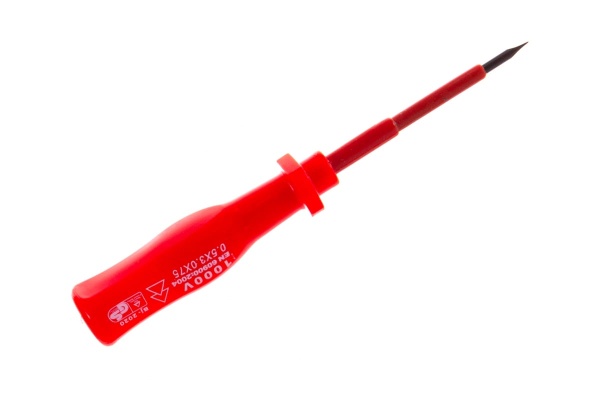 Шлицевая изолированная отвертка 3х75 FIT IT 55801