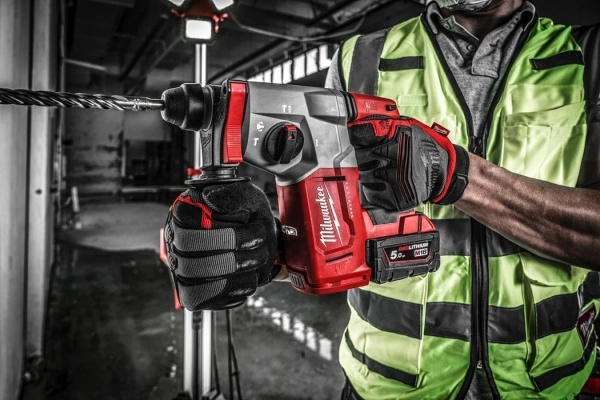 Аккумуляторный перфоратор Milwaukee M18 BLH-502 4933478894