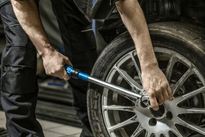 Динамометрический ключ HOEGERT TECHNIK 1/2", 60-330 Нм New HT1W714