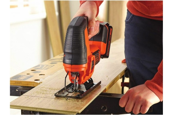 Аккумуляторный лобзик Black&Decker BDCJS18N