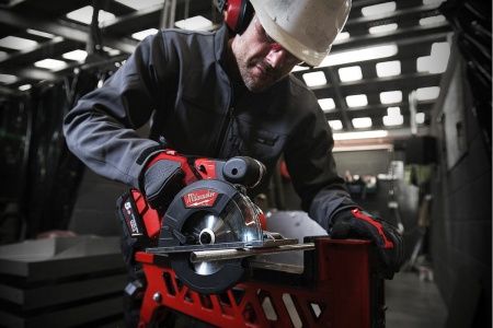 Аккумуляторная циркулярная бесщеточная мини-пила WORX WX531.9