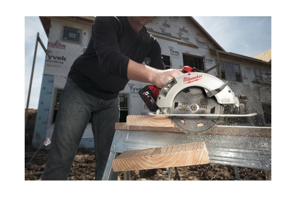 Аккумуляторная бесщеточная циркулярная пила WORX WX520.9