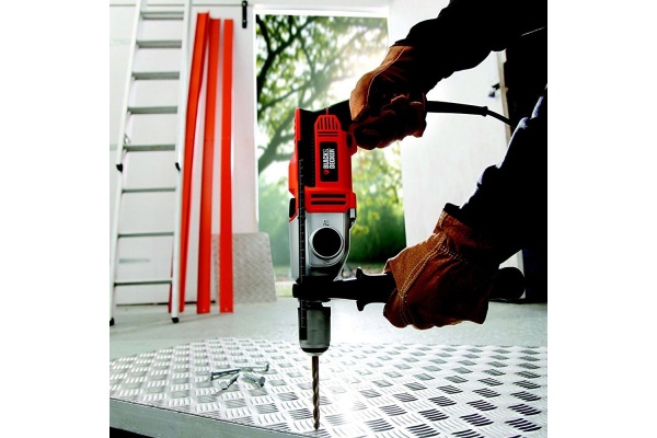 Электронная ударная дрель Black&Decker KR1102K