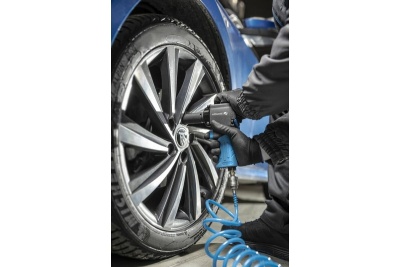 Пневматический ударный мини гайковерт HOEGERT TECHNIK ultra short, 1/2", 680nm, ultra short HT4R626
