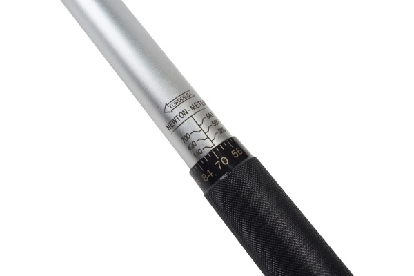 Динамометрический ключ JTC 3/4 усилие затяжки 140-840 Нм, длина 1155 мм 6906