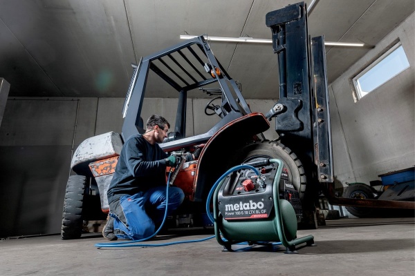 Компрессор акк. без АКК и ЗУ Metabo Power 160-5 18 LTX BL OF 601521850