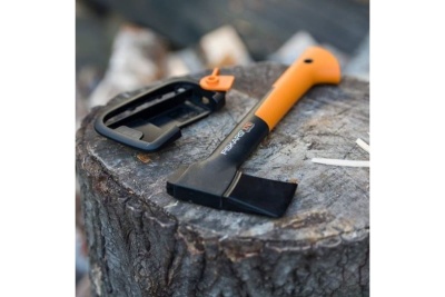 Промонабор Fiskars: топор Х7 + воблер 1023886