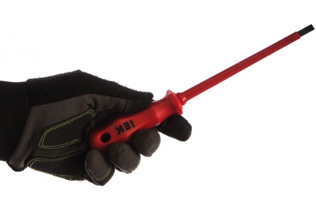 Шлицевая отвертка IEK PROFI 6,5х150мм 1000В TSC-3SL-6150