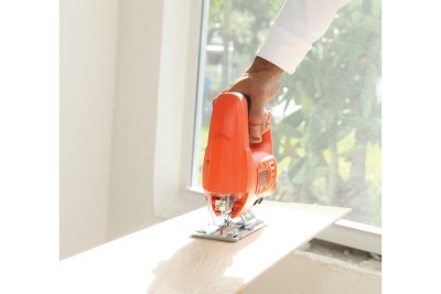 Лобзик Black+Decker JS20